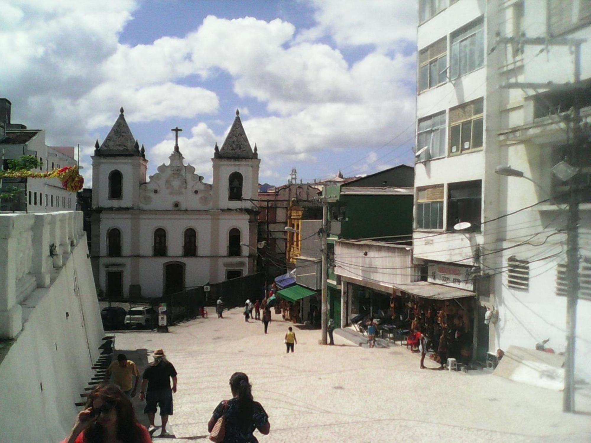 Torre Bahia 旅馆 *